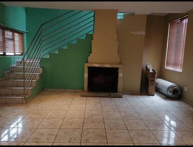 4 BEDROOM HOUSE FOR SALE IN ZAKARIYYA PARK